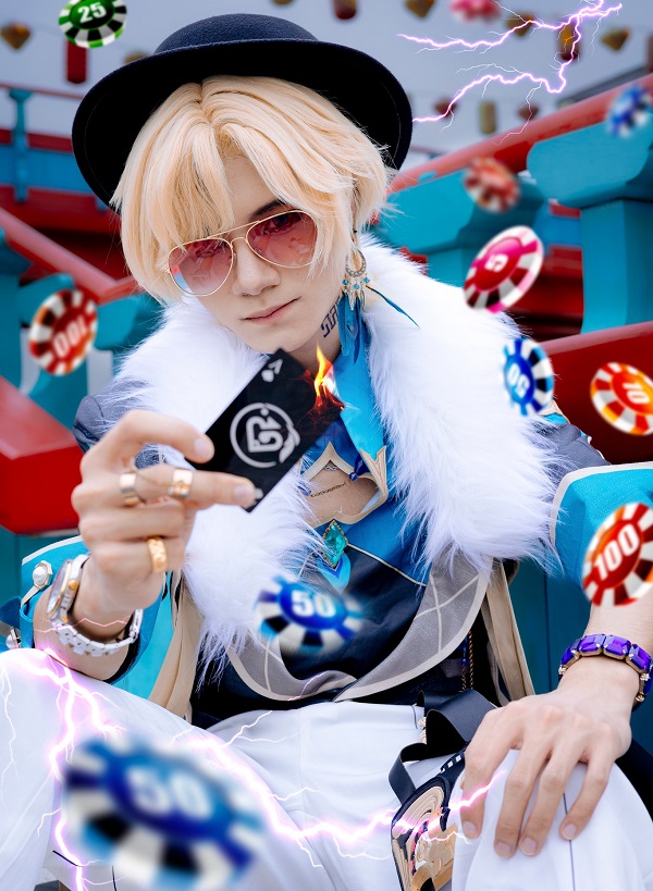 Cosplayer tái hiện Aventurine Honkai với thần thái kiêu hãnh