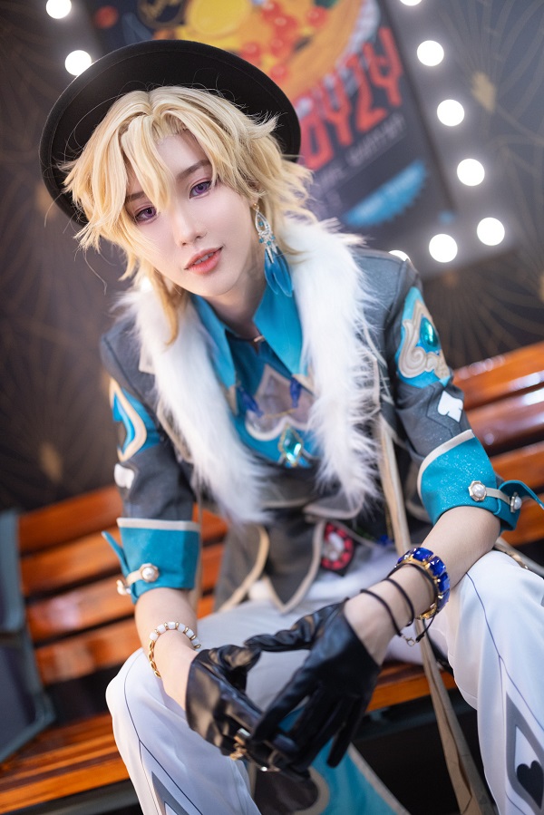 Aventurine Honkai cosplay