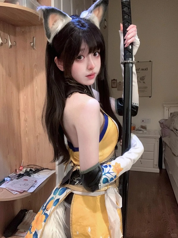 Trang phục cosplay cổ trang kết hợp hiện đại ấn tượng