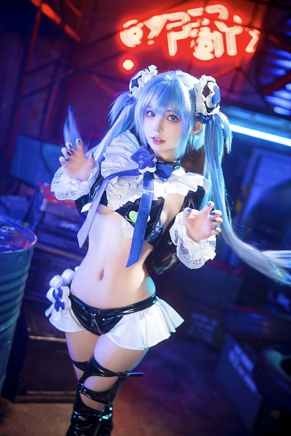 Tạo hình anime girl với nụ cười ngọt ngào và cuốn hút