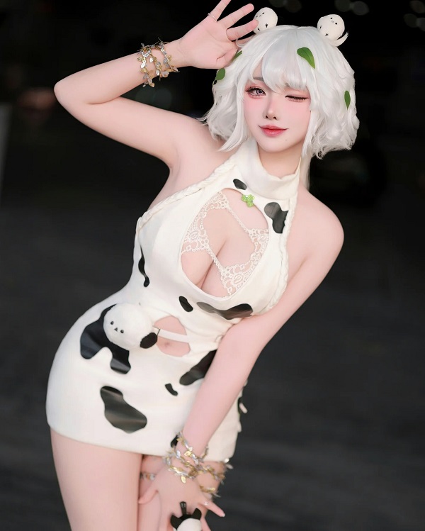 Anime girl cosplay sexy