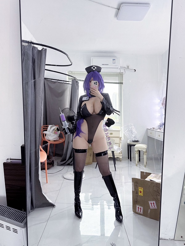 Nàng cosplay anime girl sexy trong trang phục gợi cảm