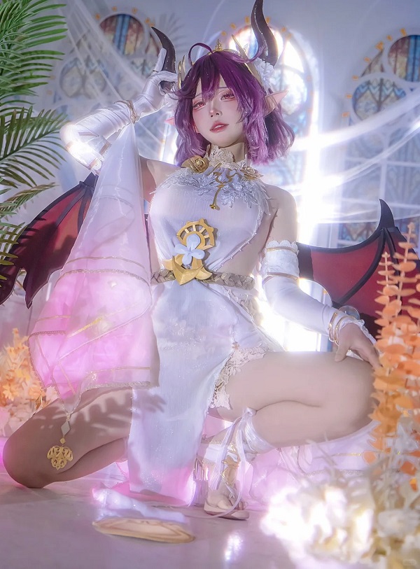Cosplay nhân vật anime nổi tiếng với phong cách sexy