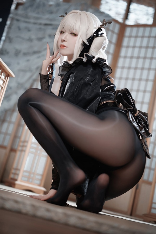 Gái xinh cosplay anime hot sexy với biểu cảm đầy mê hoặc