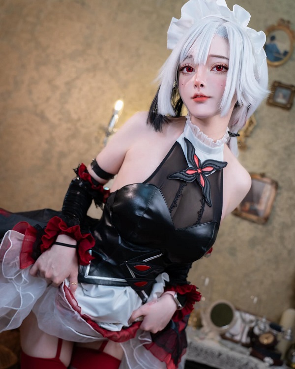 Áo choàng cosplay thêu chi tiết nổi bật và sang trọng