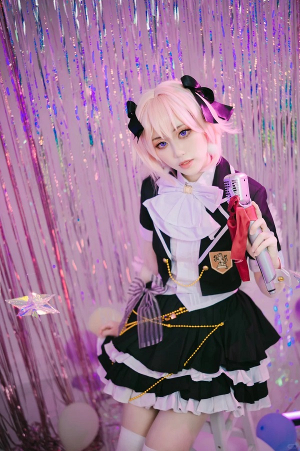 Cosplay Astolfo với mái tóc hồng bồng bềnh