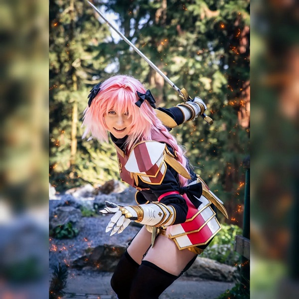 Astolfo cosplay siêu chất trong khung cảnh hiện đại