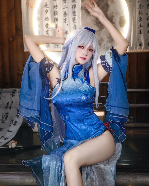 Cosplay Jingliu với hiệu ứng kiếm khí ấn tượng