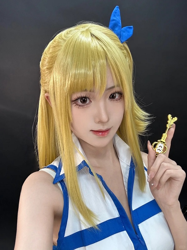 Cosplay Lucy Heartfilia cực chất với ánh nhìn cuốn hút