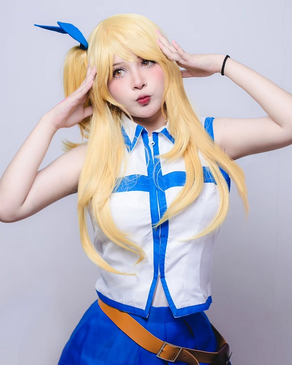 Vẻ đẹp nổi bật trong ánh sáng lung linh của cosplay