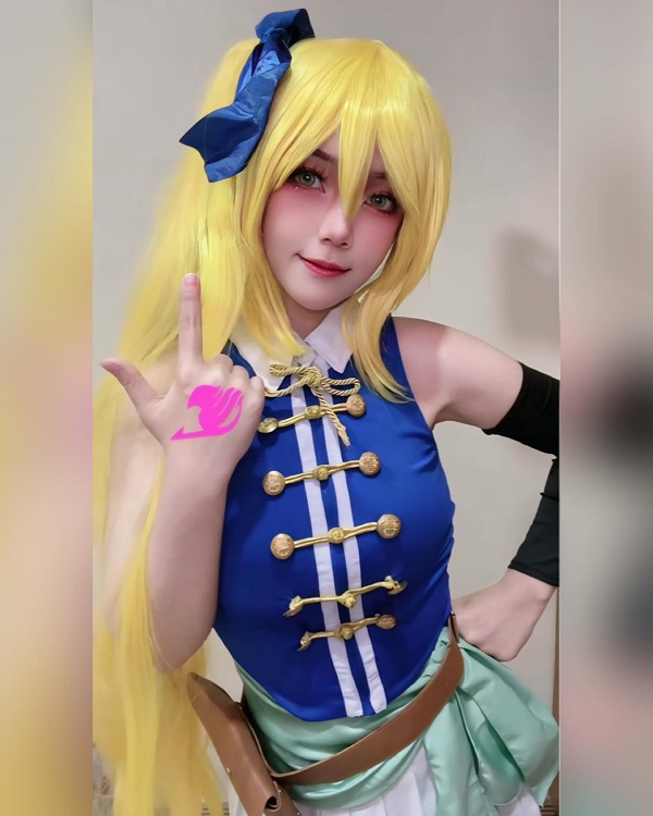 Hình ảnh nữ cosplayer với phong cách Fairy TailHình ảnh nữ cosplayer với phong cách Fairy Tail