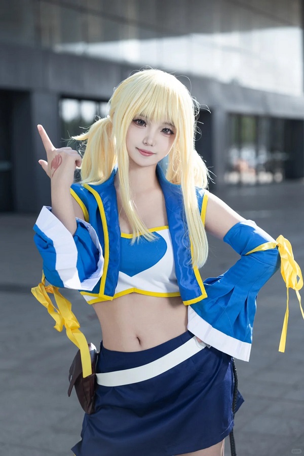 Cosplay Lucy Heartfilia huyền bí