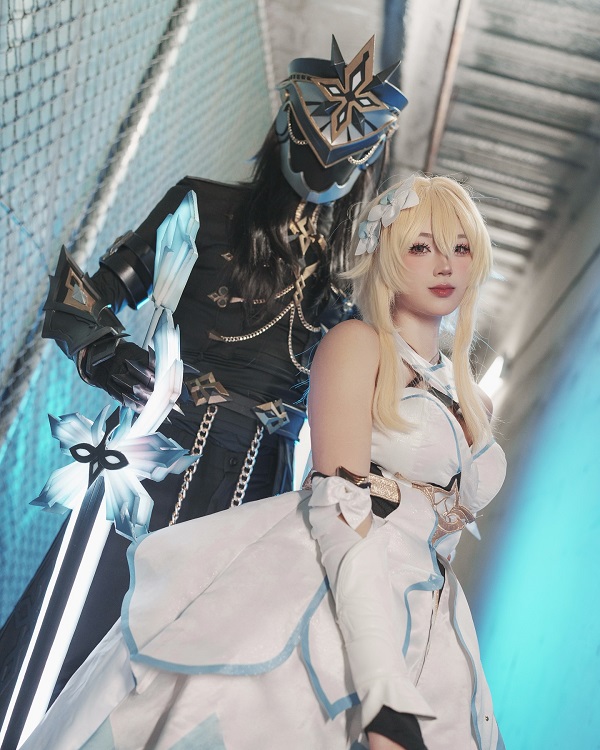 Cosplay Lumine với concept hoàng hôn nghệ thuật