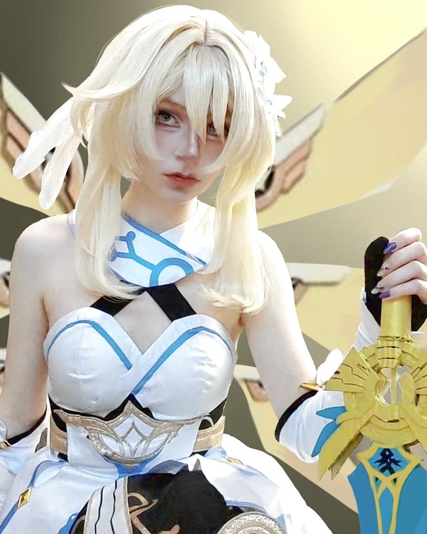 Cosplay Lumine có thần thái lạnh lùng cuốn hút