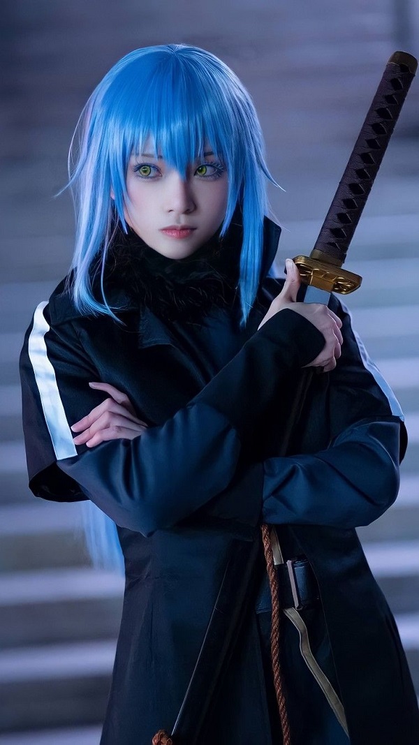 Cosplay hình Rimuru với trang phục lộng lẫy