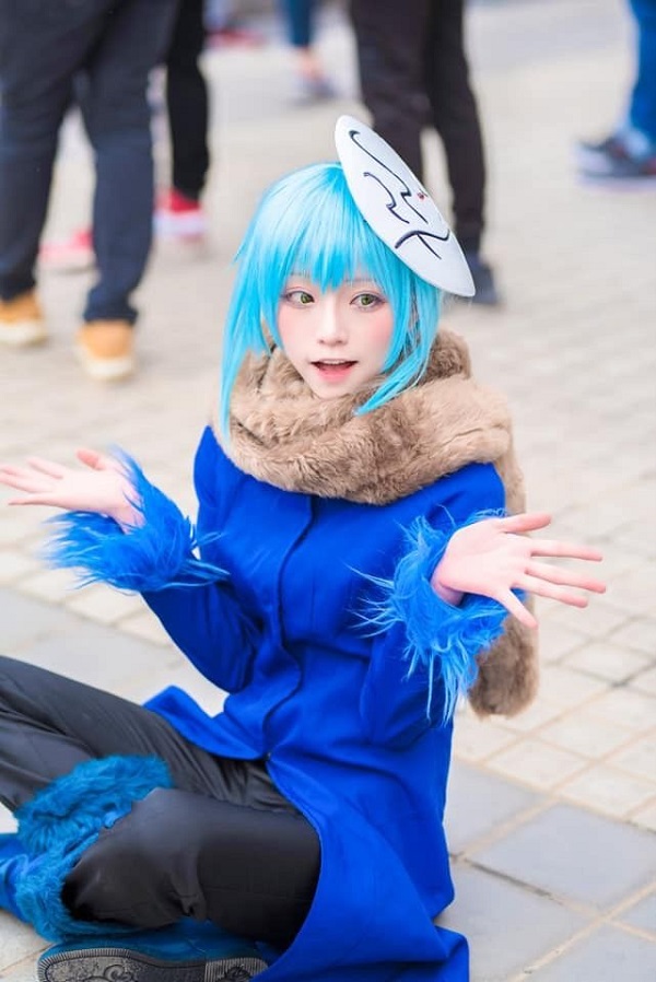 Cosplay hình Rimuru ánh nhìn đầy nội lực