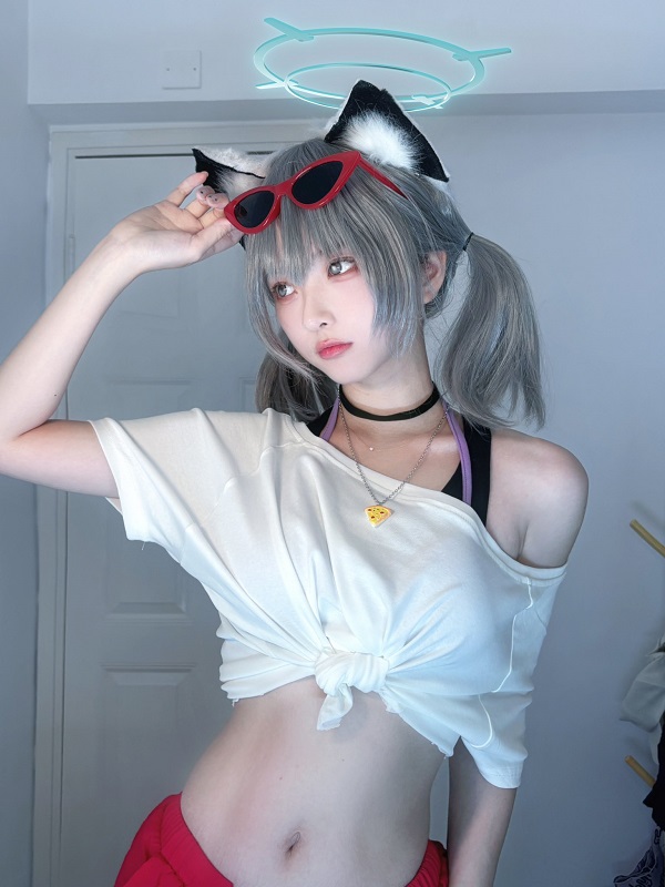 Coser tái hiện vẻ đẹp bí ẩn của Shiroko