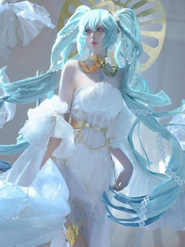 Tạo hình Miku với mái tóc xanh dài nổi bật