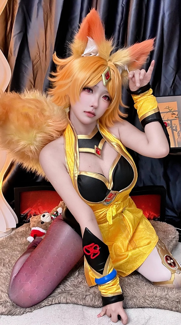 Coser nữ trong concept chiến binh đầy nóng bỏng