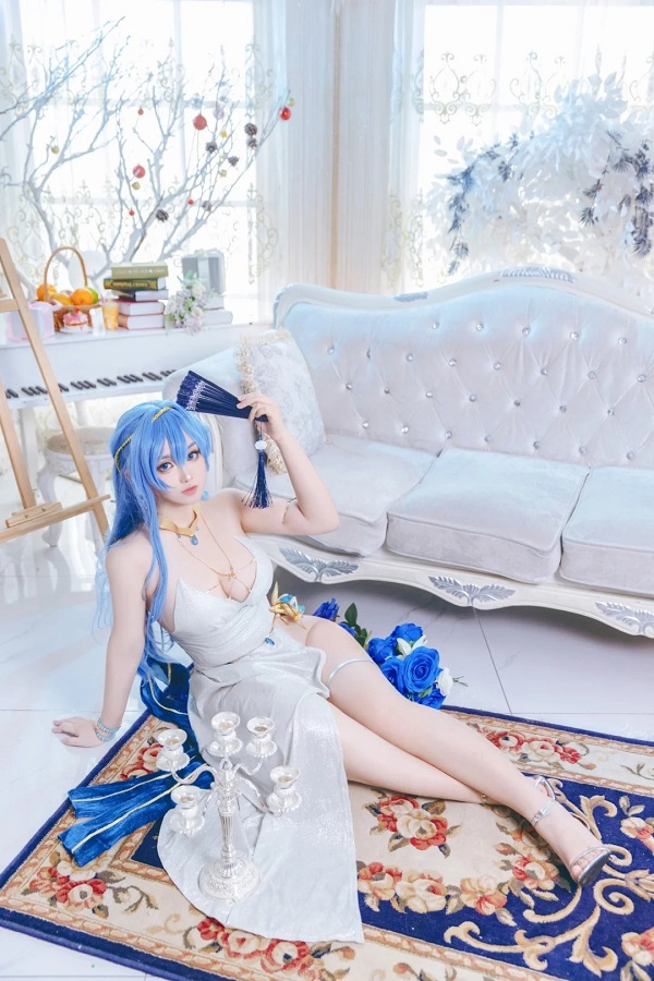 Cosplay nhân vật nữ chính trong anime lãng mạn