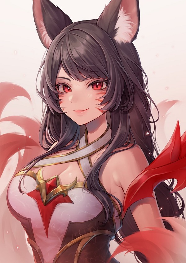 Cosplayer hóa thân thành Ahri đầy thần thái và gợi cảm