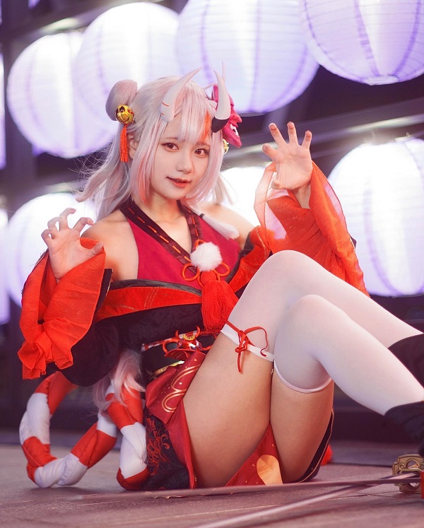 Cận cảnh phụ kiện trong bộ cosplay Ayame