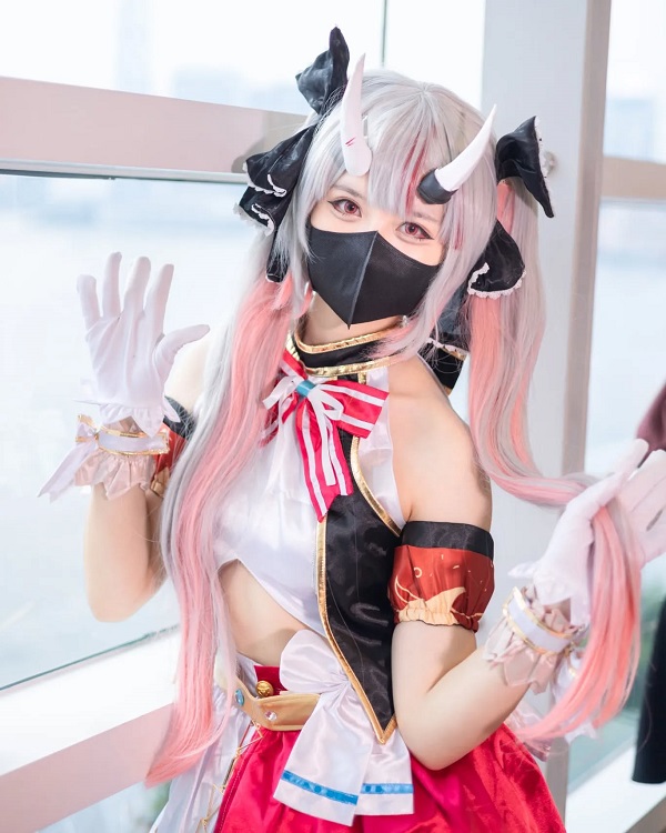 Cosplayer hoá thân với thần thái mạnh mẽ