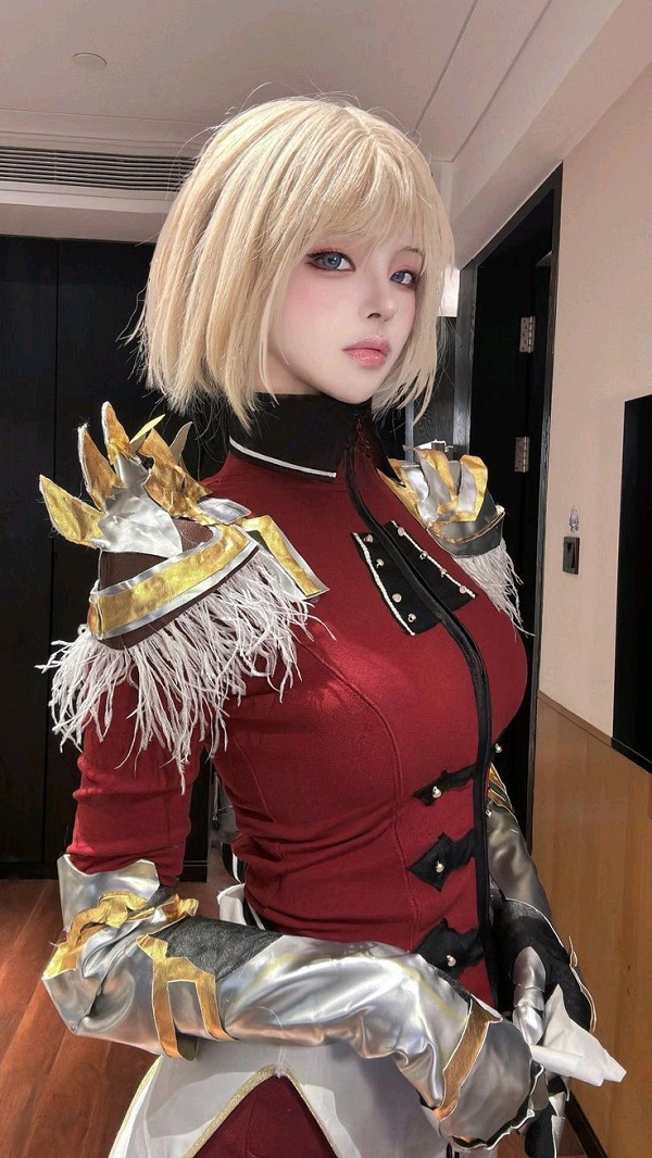 Cosplay Cha Hae-In phong cách chân thực
