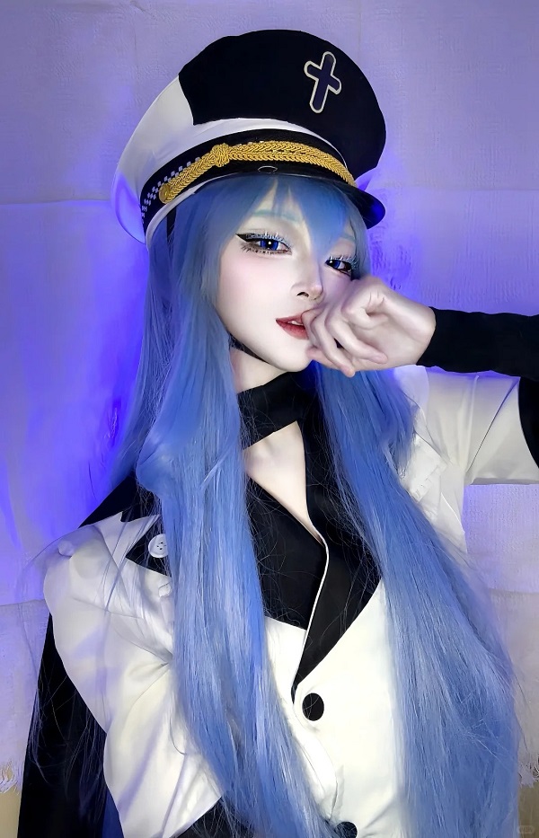 Bước đi đĩnh đạc đúng chất Esdeath anime