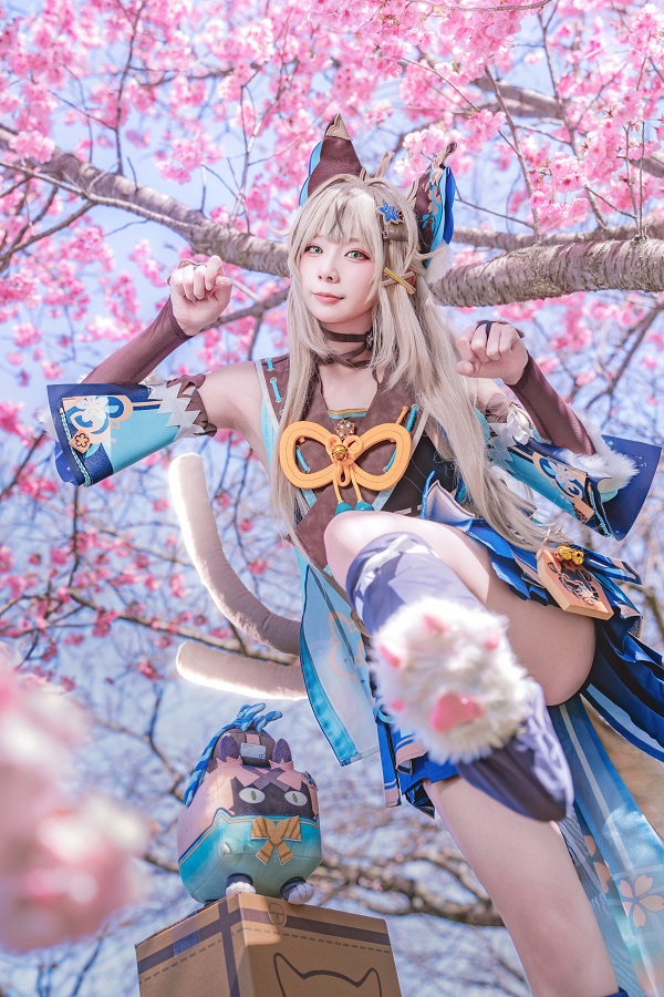 Cosplay Kiara thần thái ngầu nhẹ nhưng cực kỳ cuốn hút