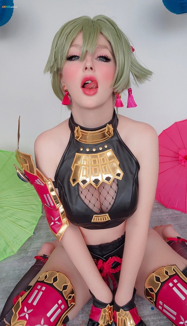 Cosplay Kuki Shinobu với outfit tím cực chất