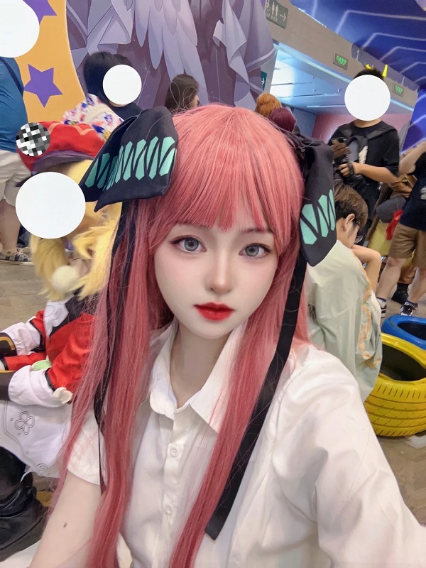 Phối đồ cosplay đơn giản nhưng hiệu quả thị giác cao