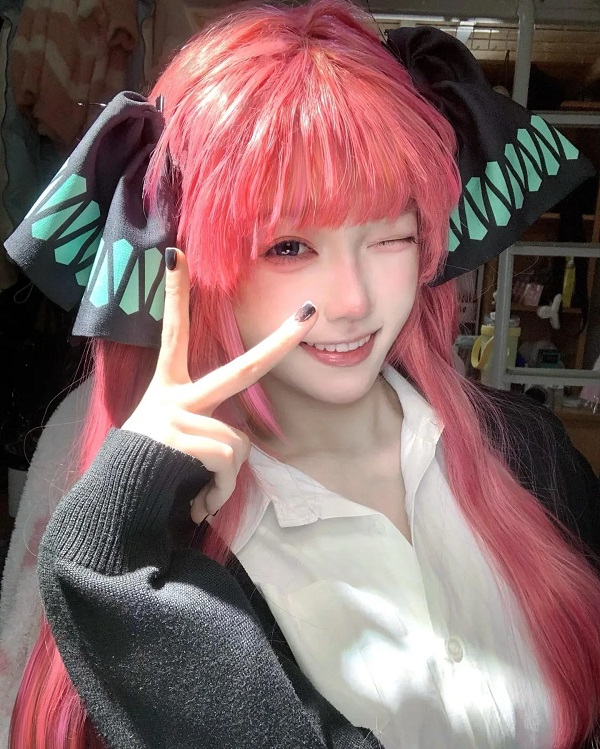 Cosplay biến hóa nhiều góc tạo hình của Nino