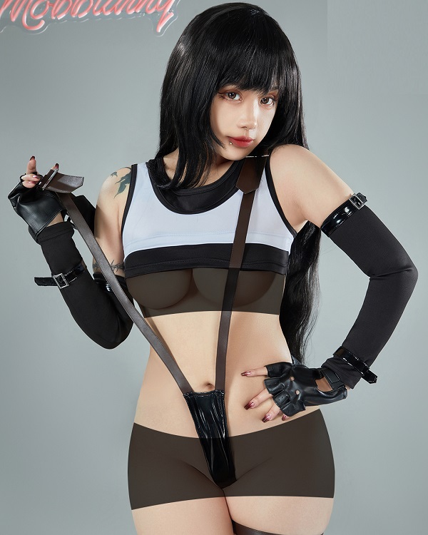 Outfit ôm sát khoe dáng chuẩn nhân vật