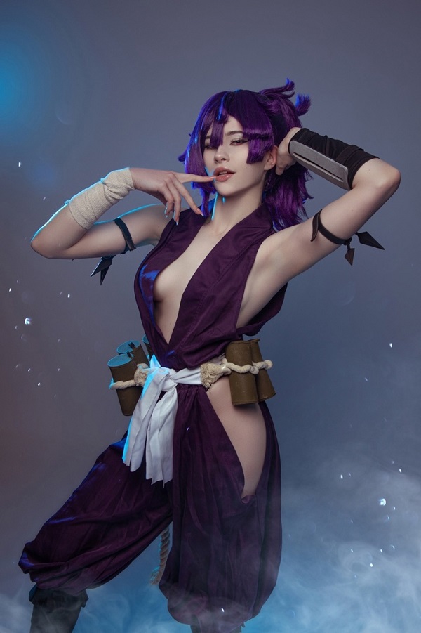Yuzuriha cosplay với trang phục truyền thống