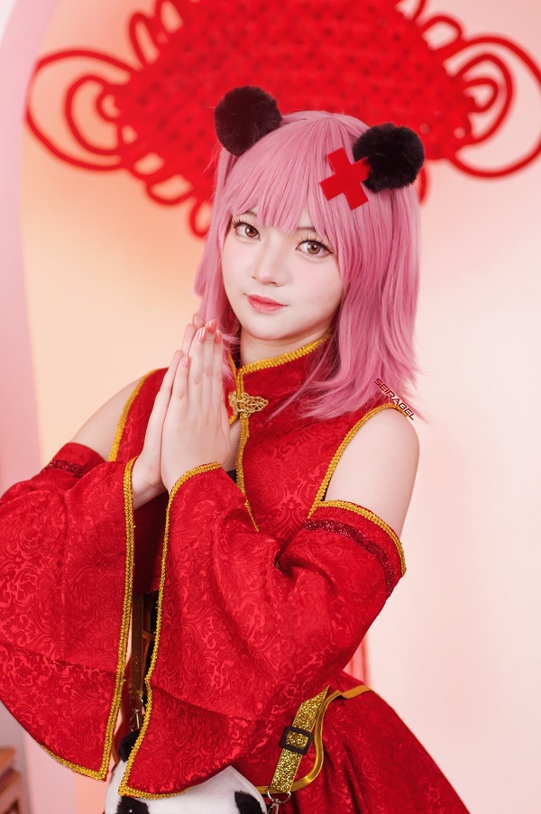 Khoảnh khắc cosplay Amu cùng quả trứng Chara