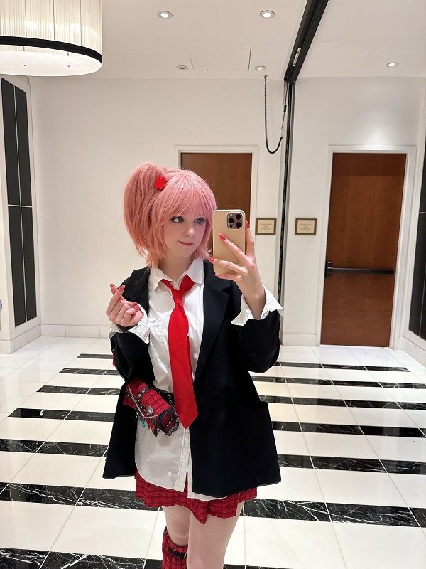 Váy hồng phong cách anime