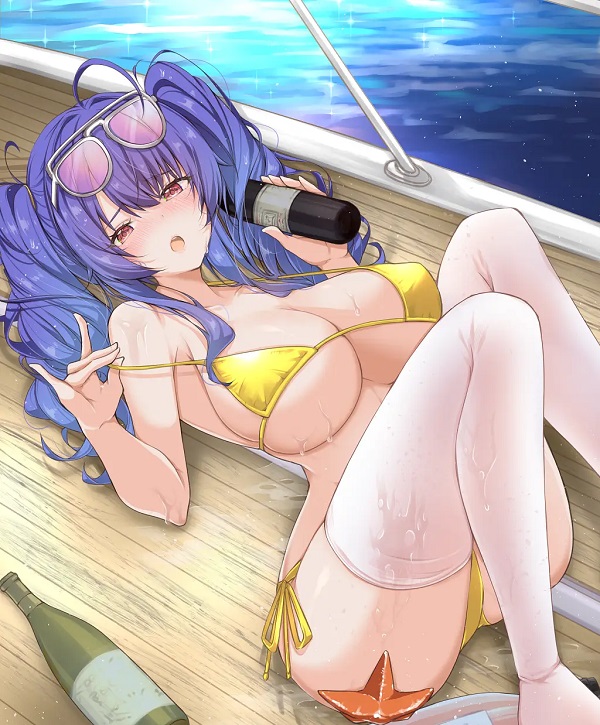 Cô gái anime mặc bikini với biểu cảm vui vẻ, tận hưởng kỳ nghỉ.