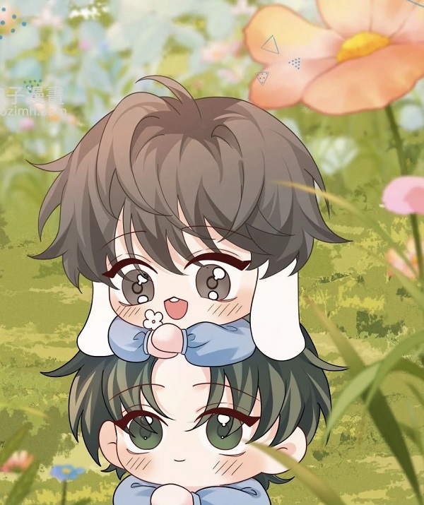 Chibi nam anime đang cầm một bông hoa nhỏ, tặng ai đó.