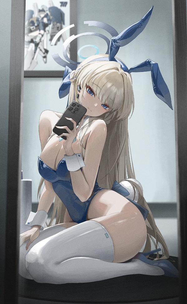 Cô gái anime với đôi cánh thiên thần hoặc ác quỷ, tạo vẻ huyền bí.