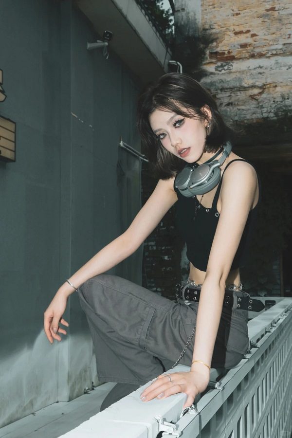 Gái xinh ngầu tạo dáng cực cuốn hút