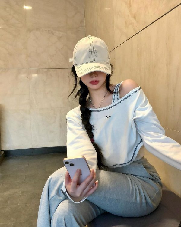 Ảnh mạng gái xinh che mặt phong cách cá tính