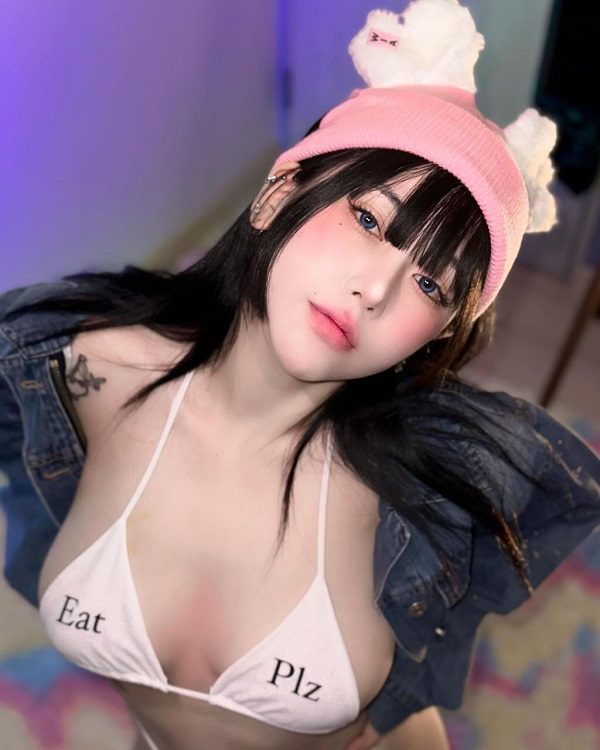 Vẻ đẹp trong sáng của cô gái đôi mươi