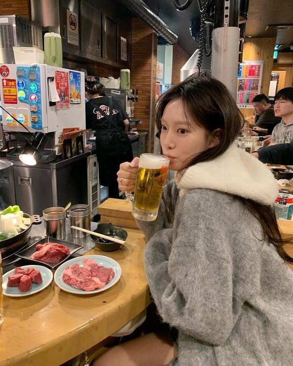 Hình ảnh uống bia đẹp cute