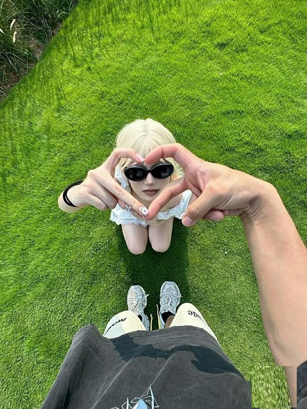 Bóng dáng couple trong buổi hoàng hôn