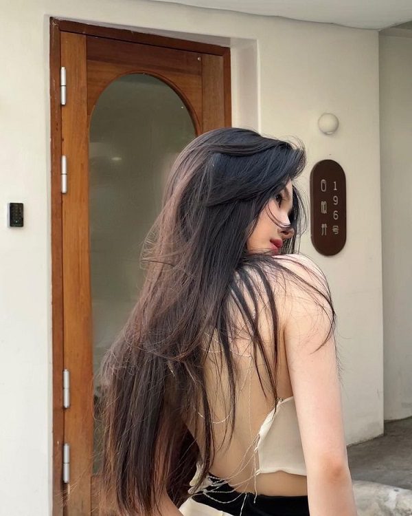 Hình ảnh chụp sau lưng nữ đẹp lãng mạn